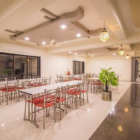 Hotel Yogiraj Palace Shegaon Bagian luar foto