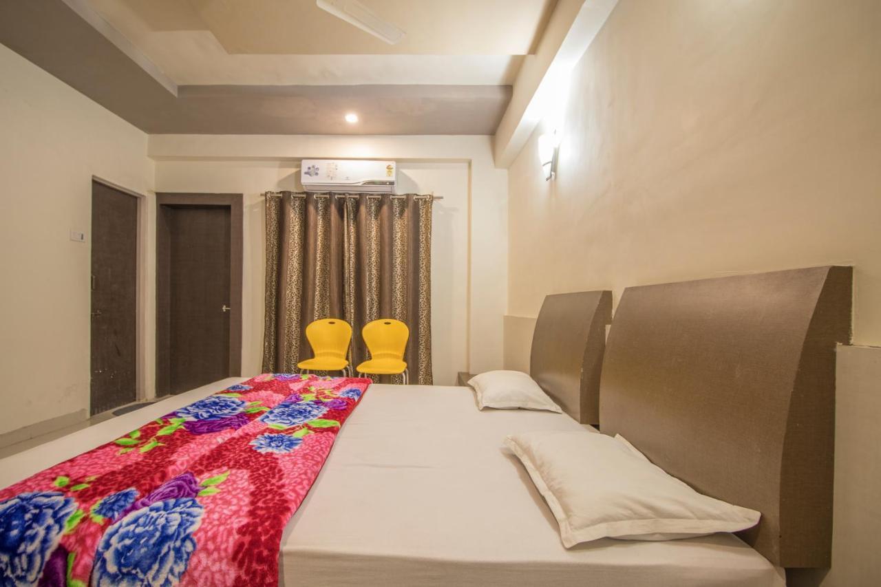 Hotel Yogiraj Palace Shegaon Bagian luar foto